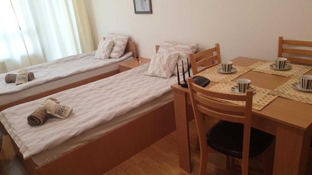 Апарт отель Apartman Maxim Lux Разлог Экстерьер фото